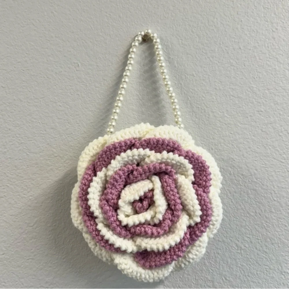Elegant Floral Crochet Clutch
